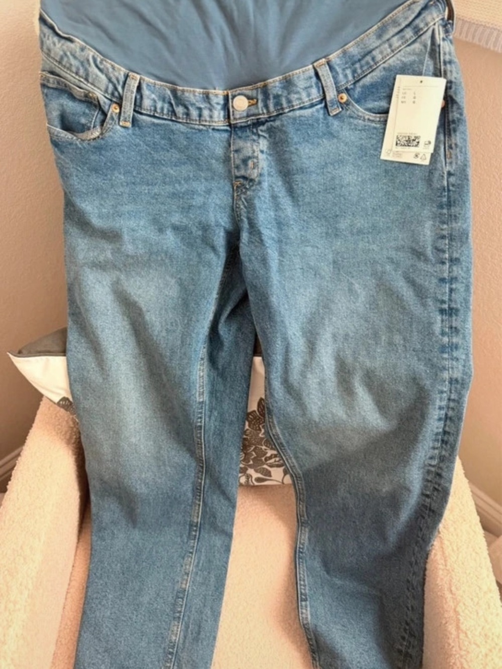 H&M Maternity Light Blue Straight Leg Jeans - Women's